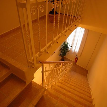 Guest House Roma Prato Esterno foto